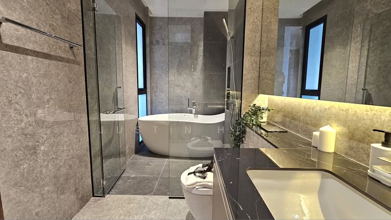 Jalan Sankam, , 5 Bedrooms, 4,836 sqft, Terraced House For Sale, by Justin Heng, 500160544 - Bathroom - PropertyGuru.com.sg
