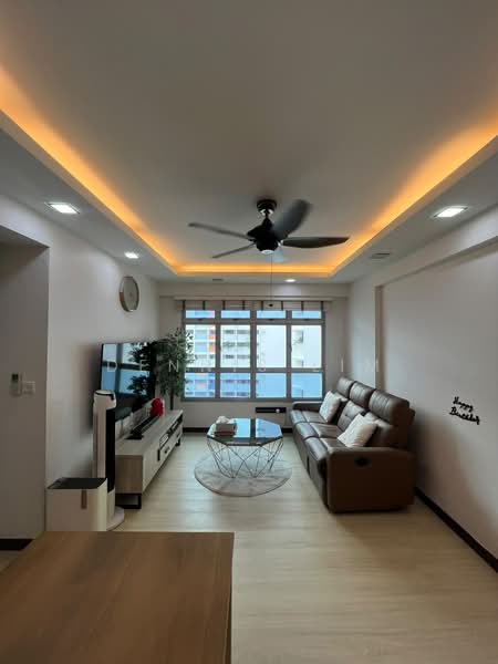 430A Yishun Avenue 11, 430A Yishun Avenue 11, 2 Bedrooms, 721 sqft, HDB Flat For Sale, by Dennis Lim, 500160565 - Living Room - PropertyGuru.com.sg