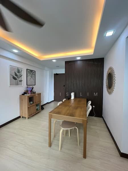430A Yishun Avenue 11, 430A Yishun Avenue 11, 2 Bedrooms, 721 sqft, HDB Flat For Sale, by Dennis Lim, 500160565 - Dining Room - PropertyGuru.com.sg