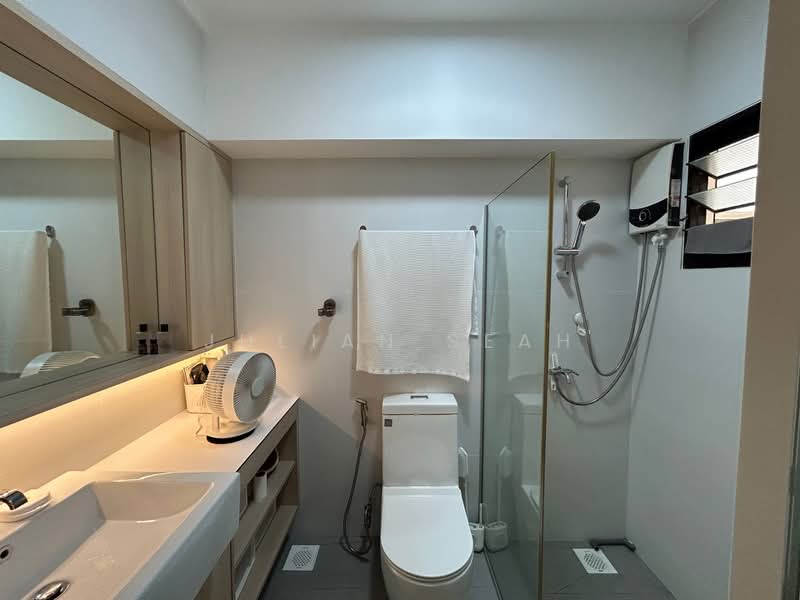 260C Sengkang East Way, 260C Sengkang East Way, 3 Bedrooms, 1,184 sqft, HDB Flat For Sale, by Julian Seah, 500160569 - Bathroom - PropertyGuru.com.sg