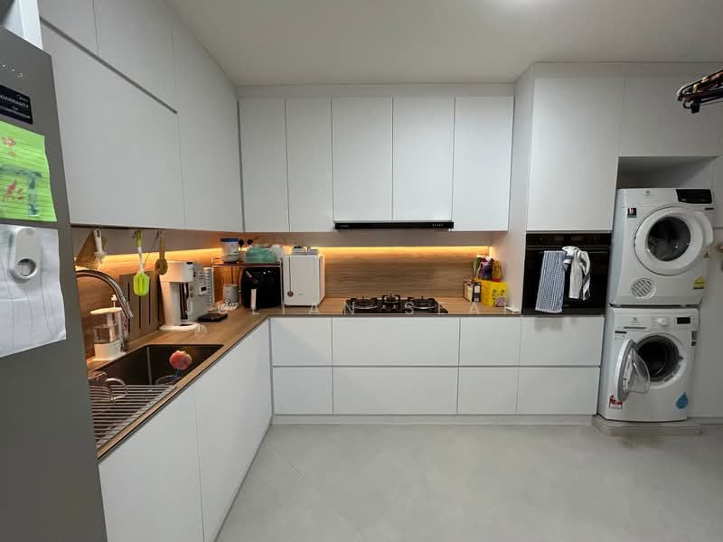260C Sengkang East Way, 260C Sengkang East Way, 3 Bedrooms, 1,184 sqft, HDB Flat For Sale, by Julian Seah, 500160569 - Kitchen - PropertyGuru.com.sg