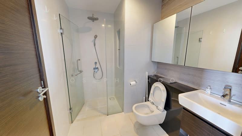 Eon Shenton, 70 Shenton Way, 2 Bedrooms, 538 sqft, Condominium For Rent, by Joseph Khoo, 500160573 - Bathroom - PropertyGuru.com.sg