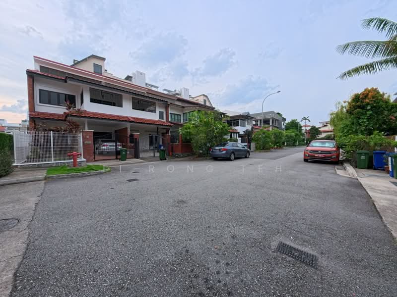 ATTRACTIVE! REGULAR FREEHOLD PLOT! WALK TO VIBRANT KATONG! 1KM TO TAO NAN, Duku Road / Tembeling Road / Everitt Road / Still Road / Joo Chiat Road, 4 Bedrooms, 2,010 sqft, Terraced House For Sale, by Li Rong Teh, 500160579 - Exterior - PropertyGuru.com.sg