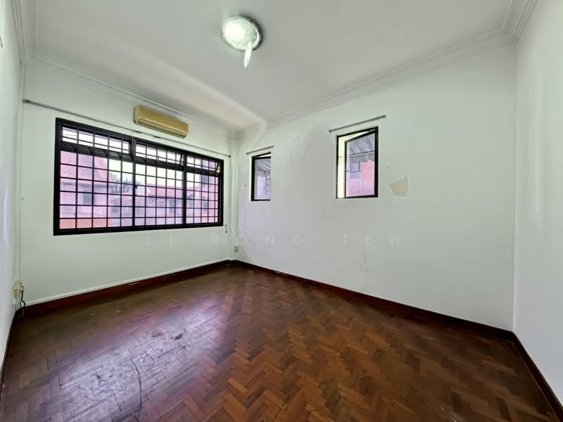 ATTRACTIVE! REGULAR FREEHOLD PLOT! WALK TO VIBRANT KATONG! 1KM TO TAO NAN, Duku Road / Tembeling Road / Everitt Road / Still Road / Joo Chiat Road, 4 Bedrooms, 2,010 sqft, Terraced House For Sale, by Li Rong Teh, 500160579 - PropertyGuru.com.sg