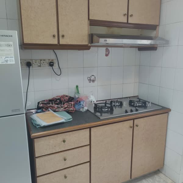 St Francis Court, 90 Saint Francis Road, 2 Bedrooms, 818 sqft, Apartment For Sale, by Pauline Heam, 500160585 - Kitchen - PropertyGuru.com.sg