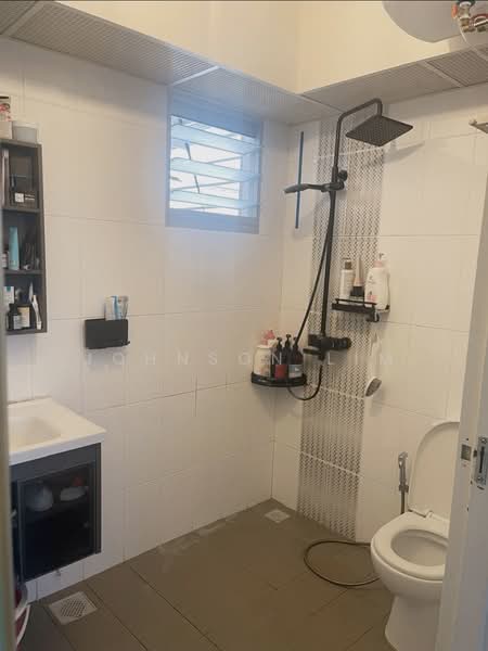 783A Woodlands Rise, 783A Woodlands Rise, 3 Bedrooms, 1,001 sqft, HDB Flat For Sale, by Johnson Lim, 500160604 - Bathroom - PropertyGuru.com.sg