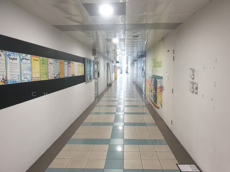 RETAIL / TUITION CENTER / MEDICAL DENTAL CLINIC @ JURONG EAST, , 818 sqft, Shop / Shophouse For Rent, by Chris Chee Sheng Jie 徐胜杰, 500160609 - Corridor - CommercialGuru.com.sg