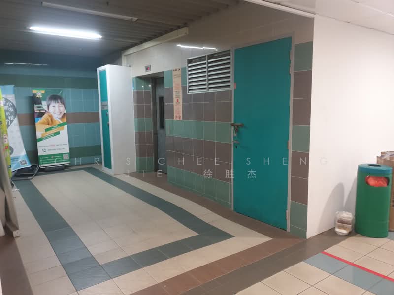 RETAIL / TUITION CENTER / MEDICAL DENTAL CLINIC @ JURONG EAST, , 185 sqft, Shop / Shophouse For Rent, by Chris Chee Sheng Jie 徐胜杰, 500160609 - Corridor - CommercialGuru.com.sg