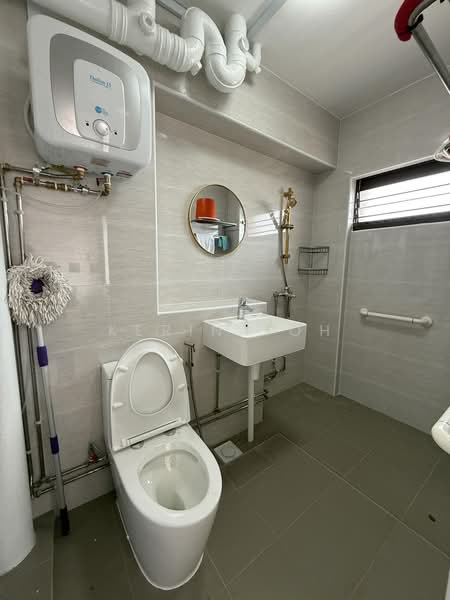 506 Serangoon North Avenue 4, 506 Serangoon North Avenue 4, 4 Bedrooms, 1,560 sqft, HDB Flat For Sale, by Kerin Toh, 500160621 - Bathroom - PropertyGuru.com.sg