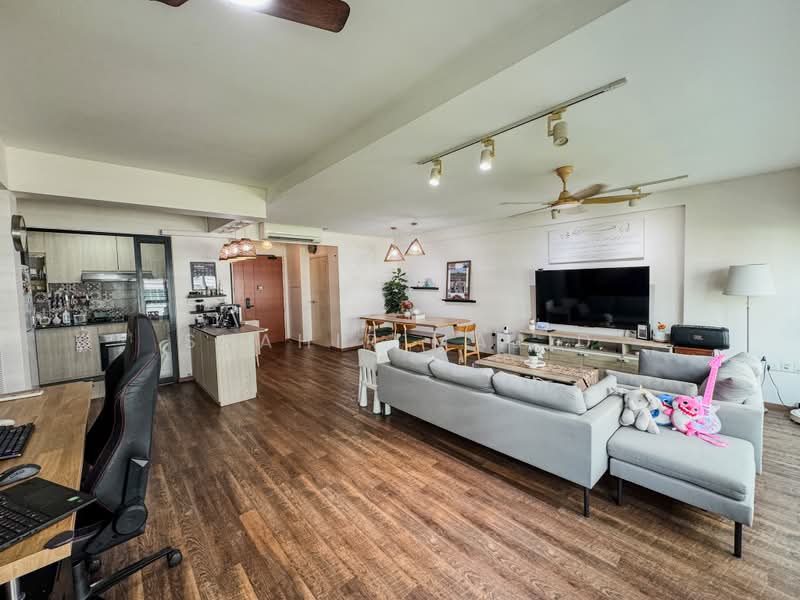 217A Sumang Walk, 217A Sumang Walk, 3 Bedrooms, 1,206 sqft, HDB Flat For Sale, by Shahir Majid, 500160625 - Living Room - PropertyGuru.com.sg