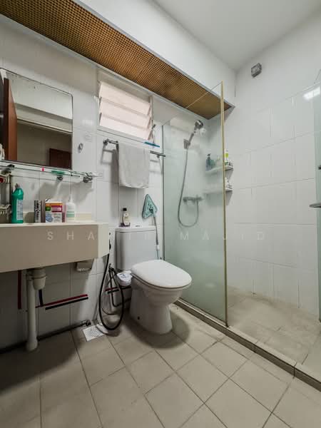 217A Sumang Walk, 217A Sumang Walk, 3 Bedrooms, 1,206 sqft, HDB Flat For Sale, by Shahir Majid, 500160625 - Bathroom - PropertyGuru.com.sg