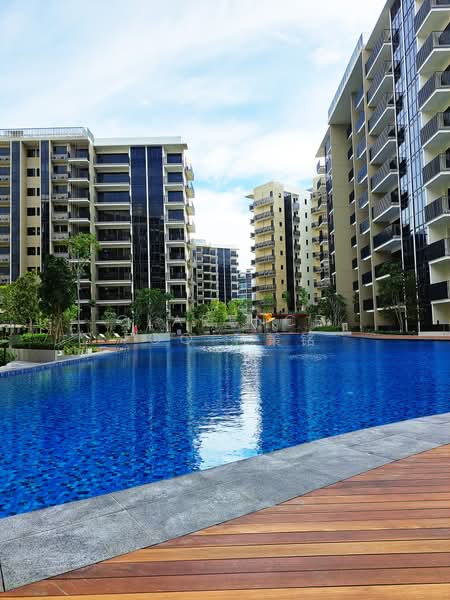 Sengkang Grand Residences, 80 Compassvale Bow, 2 Bedrooms, 678 sqft, Condominium For Sale, by Clarence Foo 符策铭, 500160637 - Pool - PropertyGuru.com.sg