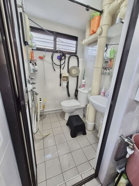23 Marsiling Drive, 23 Marsiling Drive, 2 Bedrooms, 721 sqft, HDB Flat For Sale, by Sapphire Lee, 500160638 - Bathroom - PropertyGuru.com.sg