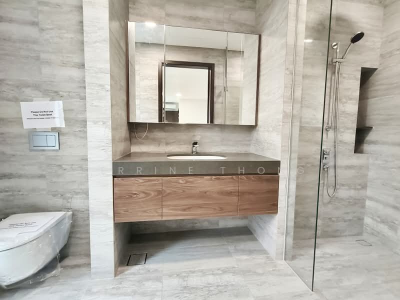 Luxury Detached Home at District 10, Within 1km to Henry Park Primary School, Grove Drive, 5 Bedrooms, 12,110 sqft, Detached House For Sale, by Kerrine Thong, 500160640 - Bathroom - PropertyGuru.com.sg