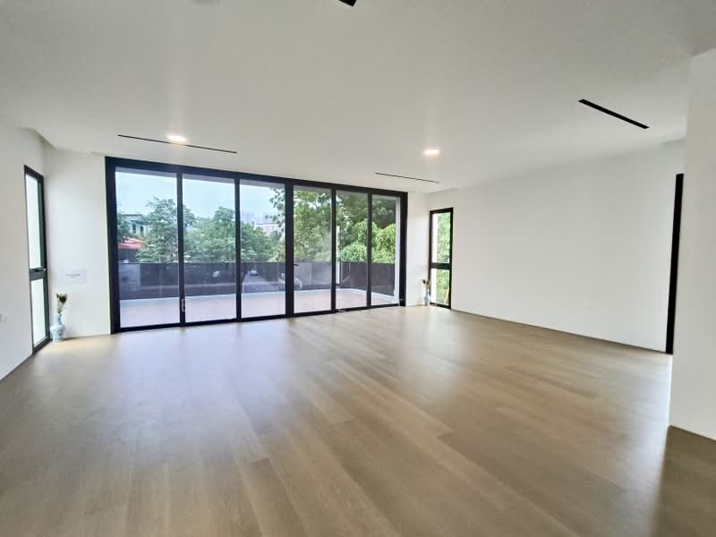 Luxury Detached Home at District 10, Within 1km to Henry Park Primary School, Grove Drive, 5 Bedrooms, 12,110 sqft, Detached House For Sale, by Kerrine Thong, 500160640 - Ensuite Room - PropertyGuru.com.sg