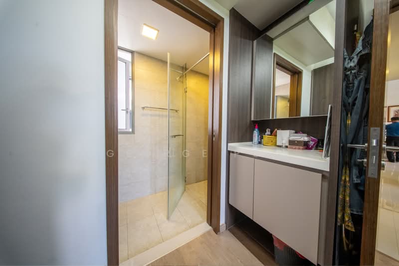 The Visionaire, 196 Canberra Drive, 3 Bedrooms, 850 sqft, Executive Condominium For Sale, by George Poo, 500160642 - Bathroom - PropertyGuru.com.sg