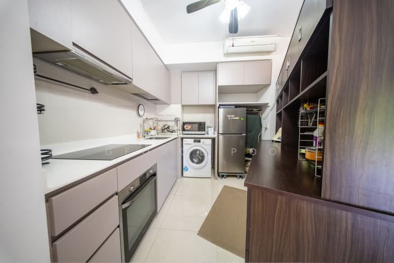 The Visionaire, 196 Canberra Drive, 3 Bedrooms, 850 sqft, Executive Condominium For Sale, by George Poo, 500160642 - Kitchen - PropertyGuru.com.sg