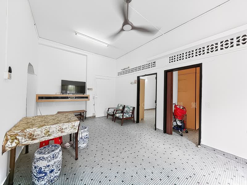 East Grove, 420 East Coast Road, 3 Bedrooms, 882 sqft, Condominium For Sale, by Clarence Foo 符策铭, 500160654 - Living Room - PropertyGuru.com.sg