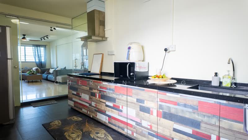 532 Jurong West Street 52, 532 Jurong West Street 52, 3 Bedrooms, 1,270 sqft, HDB Flat For Sale, by Cherlyn Wang, 500160661 - Kitchen - PropertyGuru.com.sg