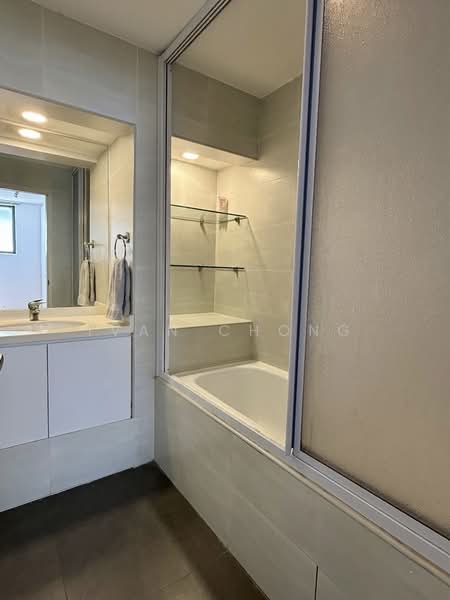 Villa Delle Rose, Taman Nakhoda, 3 Bedrooms, 2,755 sqft, Condominium For Sale, by Ivan Chong, 500160667 - Master Bathroom - PropertyGuru.com.sg