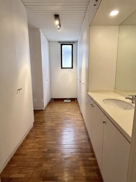 Villa Delle Rose, Taman Nakhoda, 3 Bedrooms, 2,755 sqft, Condominium For Sale, by Ivan Chong, 500160667 - Master Bedroom walk-in wardrobe - PropertyGuru.com.sg