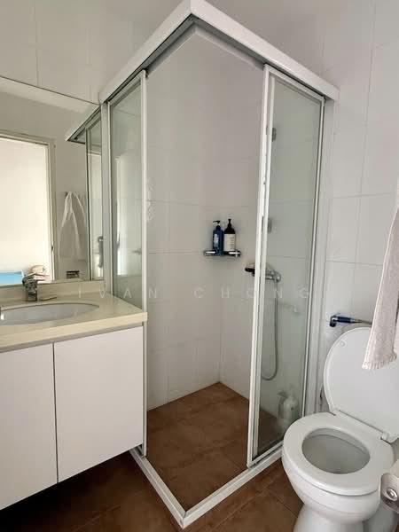 Villa Delle Rose, Taman Nakhoda, 3 Bedrooms, 2,755 sqft, Condominium For Sale, by Ivan Chong, 500160667 - Ensuite Bathroom for common room - PropertyGuru.com.sg