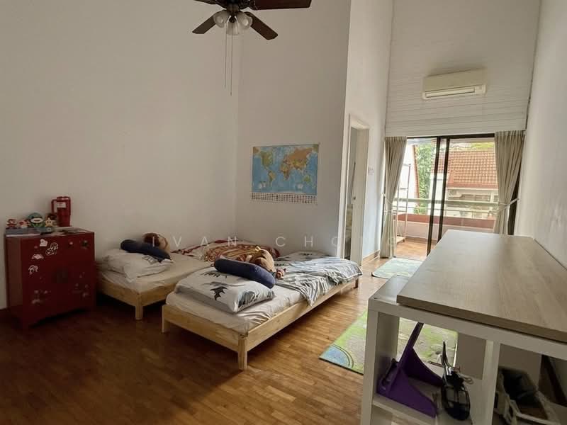 Villa Delle Rose, Taman Nakhoda, 3 Bedrooms, 2,755 sqft, Condominium For Sale, by Ivan Chong, 500160667 - Charming space in the common bedroom - PropertyGuru.com.sg