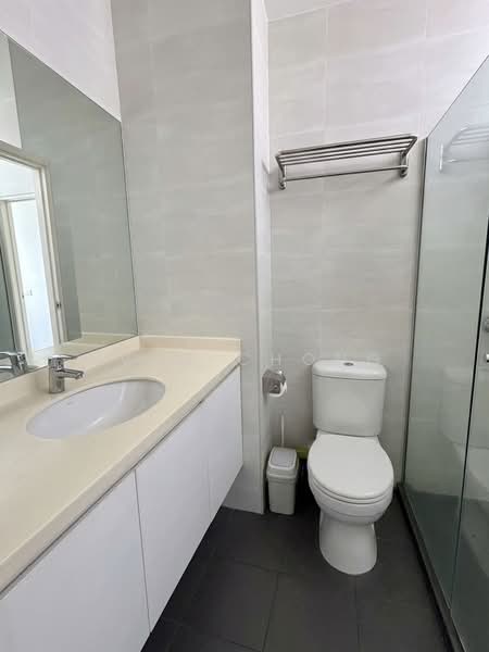 Villa Delle Rose, Taman Nakhoda, 3 Bedrooms, 2,755 sqft, Condominium For Sale, by Ivan Chong, 500160667 - Ensuite Bathroom to common bedroom 2 - PropertyGuru.com.sg