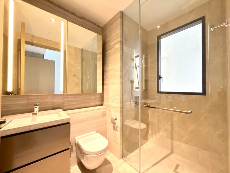 Klimt Cairnhill, 71 Cairnhill Road, 4 Bedrooms, 2,056 sqft, Condominium For Sale, by Jayden Ong 王盛傑, 500160669 - bathroom for bedroom 2 - PropertyGuru.com.sg