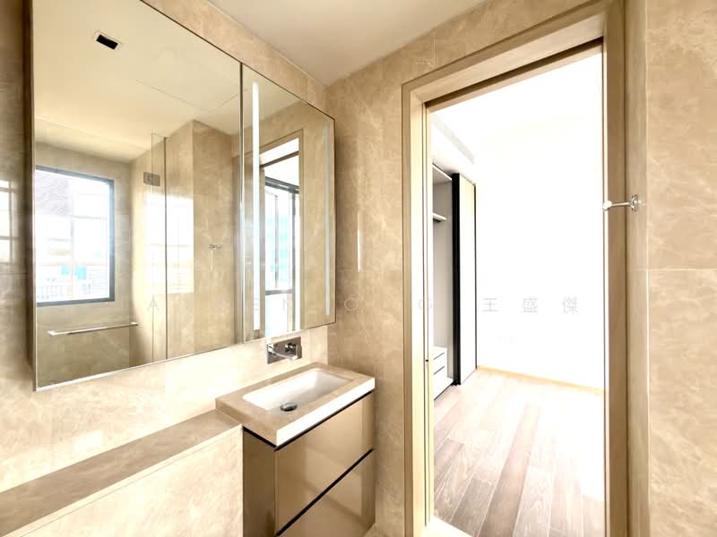 Klimt Cairnhill, 71 Cairnhill Road, 4 Bedrooms, 2,056 sqft, Condominium For Sale, by Jayden Ong 王盛傑, 500160669 - Jack and Jill bathroom for bedroom 3&4 - PropertyGuru.com.sg