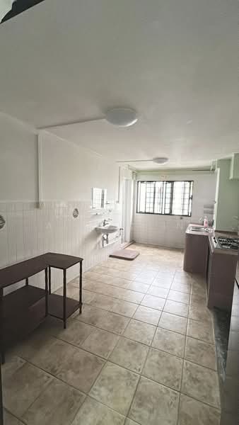 219 Yishun Street 21, 219 Yishun Street 21, 2 Bedrooms, 721 sqft, HDB Flat For Rent, by Ally Chin, 500160670 - Kitchen - PropertyGuru.com.sg