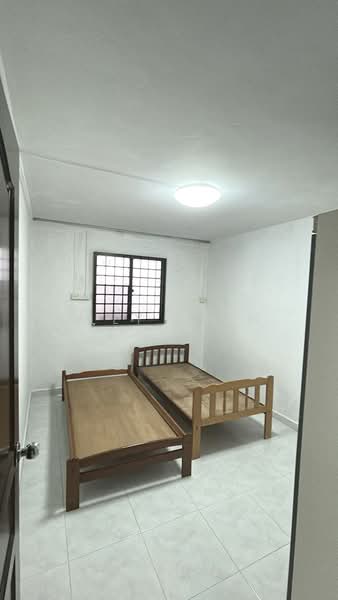 219 Yishun Street 21, 219 Yishun Street 21, 2 Bedrooms, 721 sqft, HDB Flat For Rent, by Ally Chin, 500160670 - Bedroom - PropertyGuru.com.sg