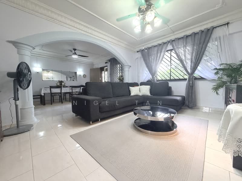 350 Yishun Avenue 11, 350 Yishun Avenue 11, 3 Bedrooms, 1,162 sqft, HDB Flat For Sale, by Nigel Tan, 500160673 - Living Room - PropertyGuru.com.sg