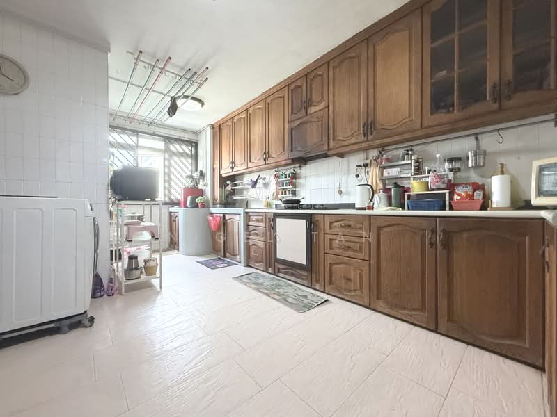 350 Yishun Avenue 11, 350 Yishun Avenue 11, 3 Bedrooms, 1,162 sqft, HDB Flat For Sale, by Nigel Tan, 500160673 - Kitchen - PropertyGuru.com.sg