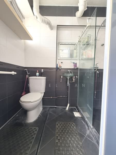 350 Yishun Avenue 11, 350 Yishun Avenue 11, 3 Bedrooms, 1,162 sqft, HDB Flat For Sale, by Nigel Tan, 500160673 - Bathroom - PropertyGuru.com.sg