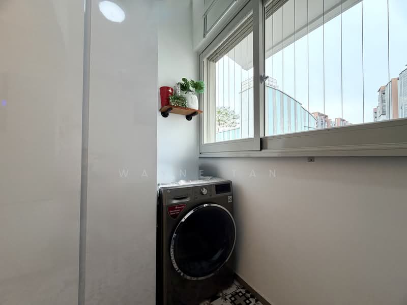 322B Sumang Walk, 322B Sumang Walk, 3 Bedrooms, 1,001 sqft, HDB Flat For Sale, by Wayne Tan, 500160678 - Balcony - PropertyGuru.com.sg