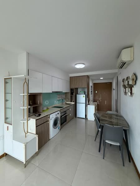 Kingsford Waterbay, 72 Upper Serangoon View, 2 Bedrooms, 689 sqft, Condominium For Sale, by Lionel Mai, 500160685 - Kitchen - PropertyGuru.com.sg
