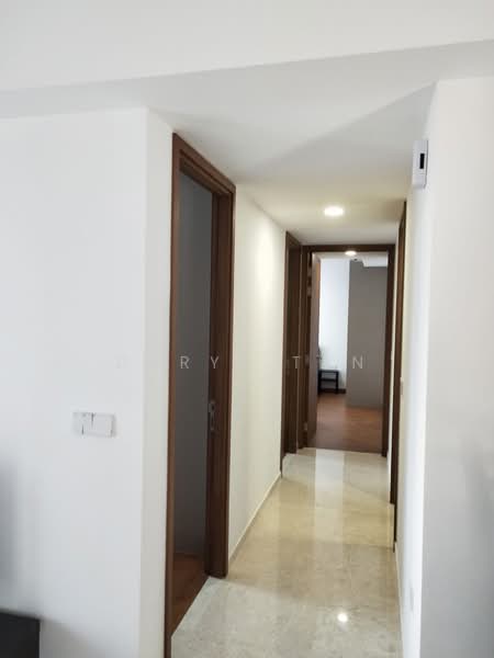 Stirling Residences, 25 Stirling Road, 3 Bedrooms, 883 sqft, Condominium For Rent, by Daryl Tan, 500160691 - Corridor - PropertyGuru.com.sg