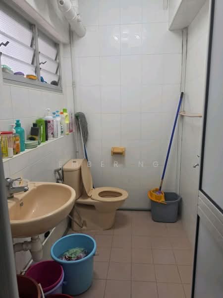 514 Choa Chu Kang Street 51, 514 Choa Chu Kang Street 51, Room Rental, 90 sqft, HDB Flat For Rent, by Ember Ng, 500160697 - Bathroom - PropertyGuru.com.sg