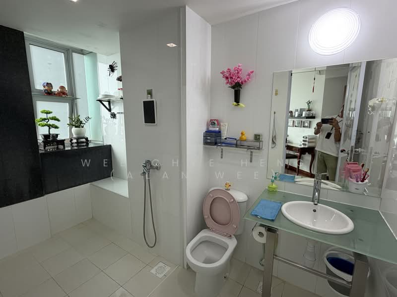 Park Green, 2 Rivervale Link, 3 Bedrooms, 1,195 sqft, Condominium For Sale, by Wee Chye Heng (Alan Wee), 500160700 - Bathroom - PropertyGuru.com.sg