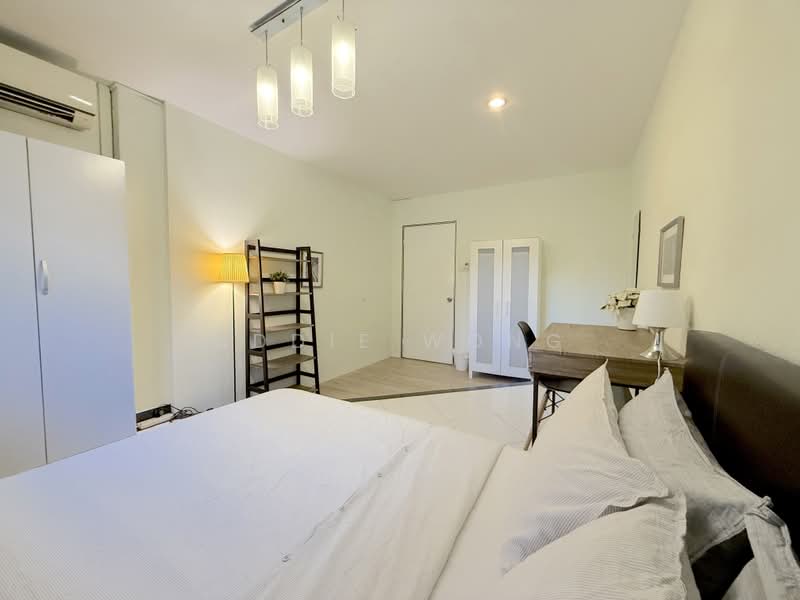 Rare Find | Near Dhoby Ghaut MRT & 24Hr Supermarket | Large Bedroom, , Room Rental, 160 sqft, Apartment For Rent, by Addie Wong, 500160702 - Bedroom - PropertyGuru.com.sg