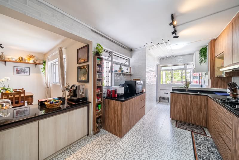 249 Hougang Avenue 3, 249 Hougang Avenue 3, 3 Bedrooms, 1,345 sqft, HDB Flat For Sale, by Eunice Lam, 500160703 - Kitchen - PropertyGuru.com.sg