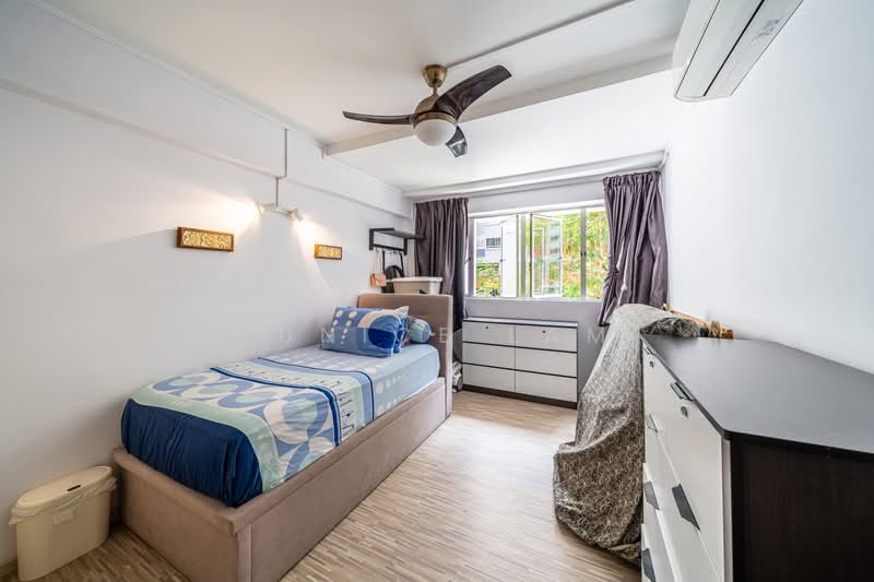 249 Hougang Avenue 3, 249 Hougang Avenue 3, 3 Bedrooms, 1,345 sqft, HDB Flat For Sale, by Eunice Lam, 500160703 - Common Bedroom 2 - PropertyGuru.com.sg