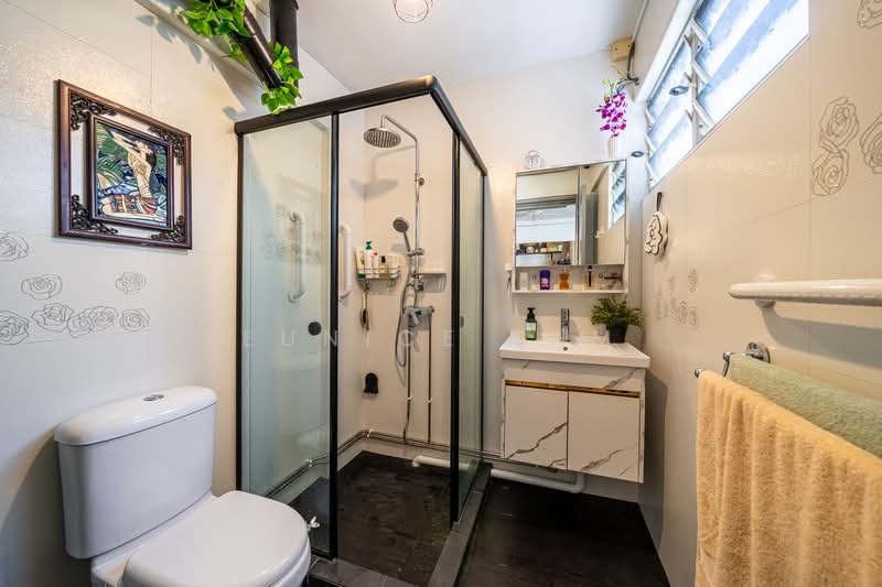 249 Hougang Avenue 3, 249 Hougang Avenue 3, 3 Bedrooms, 1,345 sqft, HDB Flat For Sale, by Eunice Lam, 500160703 - Master Ensuite Bathroom - PropertyGuru.com.sg