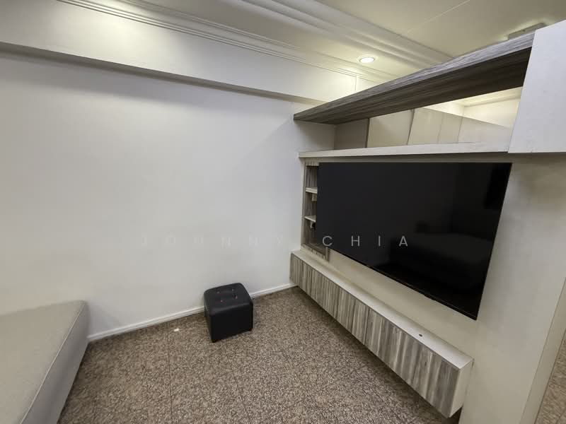 758 Woodlands Avenue 6, 758 Woodlands Avenue 6, 3 Bedrooms, 1,302 sqft, HDB Flat For Rent, by Johnny Chia, 500160706 - Living Room - PropertyGuru.com.sg