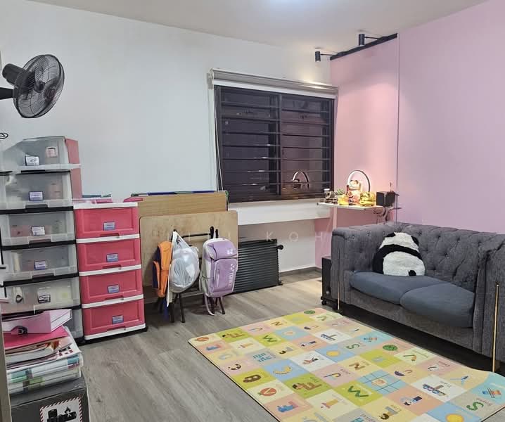 511 Jelapang Road, 511 Jelapang Road, 3 Bedrooms, 1,292 sqft, HDB Flat For Sale, by LiLi Koh, 500160711 - Living Room - PropertyGuru.com.sg