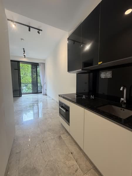 Martin Modern, 10 Martin Place, 2 Bedrooms, 764 sqft, Condominium For Rent, by Deon Tan, 500160735 - Kitchen - PropertyGuru.com.sg