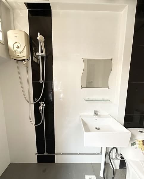 268 Bishan Street 24, 268 Bishan Street 24, 4 Bedrooms, 1,334 sqft, HDB Flat For Sale, by Billy Goh, 500160740 - Bathroom - PropertyGuru.com.sg