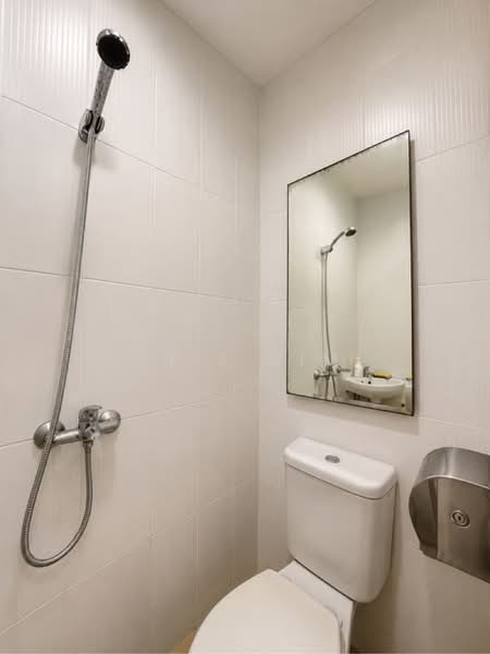 Botannia, 29A West Coast Park, 3 Bedrooms, 1,270 sqft, Condominium For Sale, by Iris Lim, 500160747 - Yard Bathroom  - PropertyGuru.com.sg