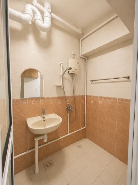 273C Jurong West Avenue 3, 273C Jurong West Avenue 3, 3 Bedrooms, 1,189 sqft, HDB Flat For Sale, by George Yang, 500160769 - Bathroom - PropertyGuru.com.sg
